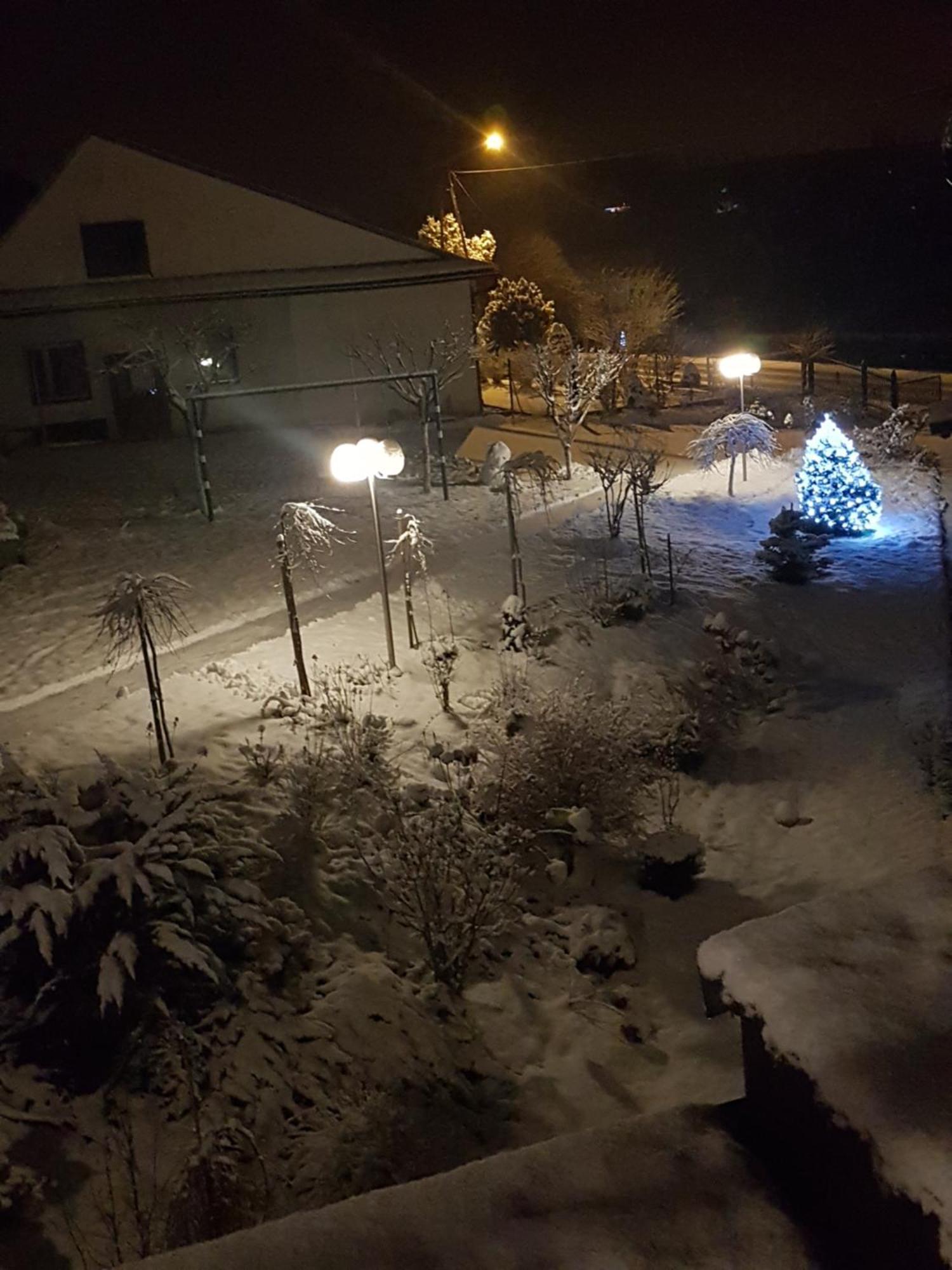 Stas -Przy Szkole Nr 3 W Skawie Skawa Cameră foto